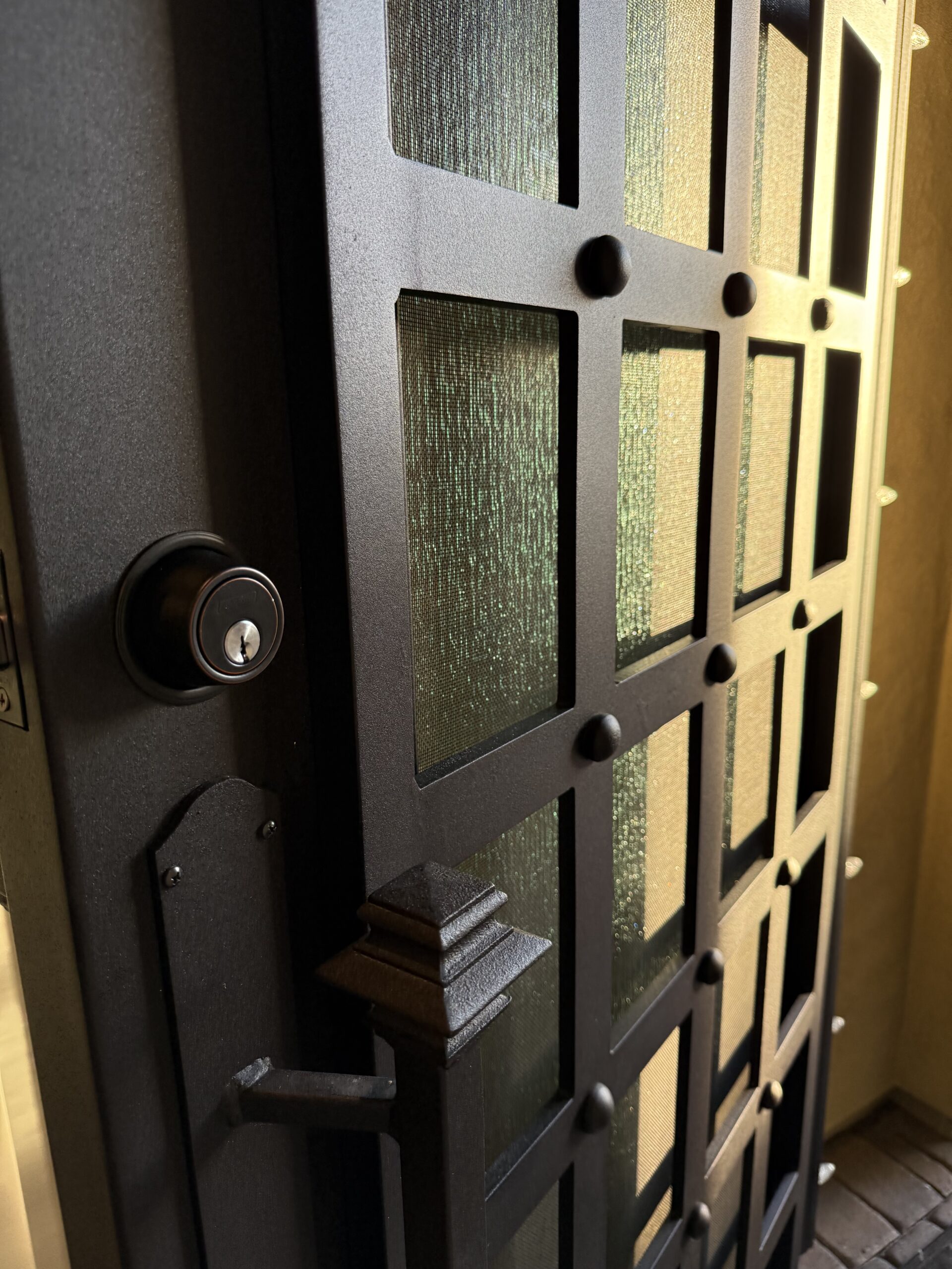 5 Essential Tips to Keep Your Home Secure 5 essential tips to keep your home secure